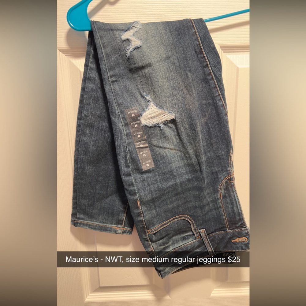 Maurice’s size medium skinny leg jegging. NWT $25.